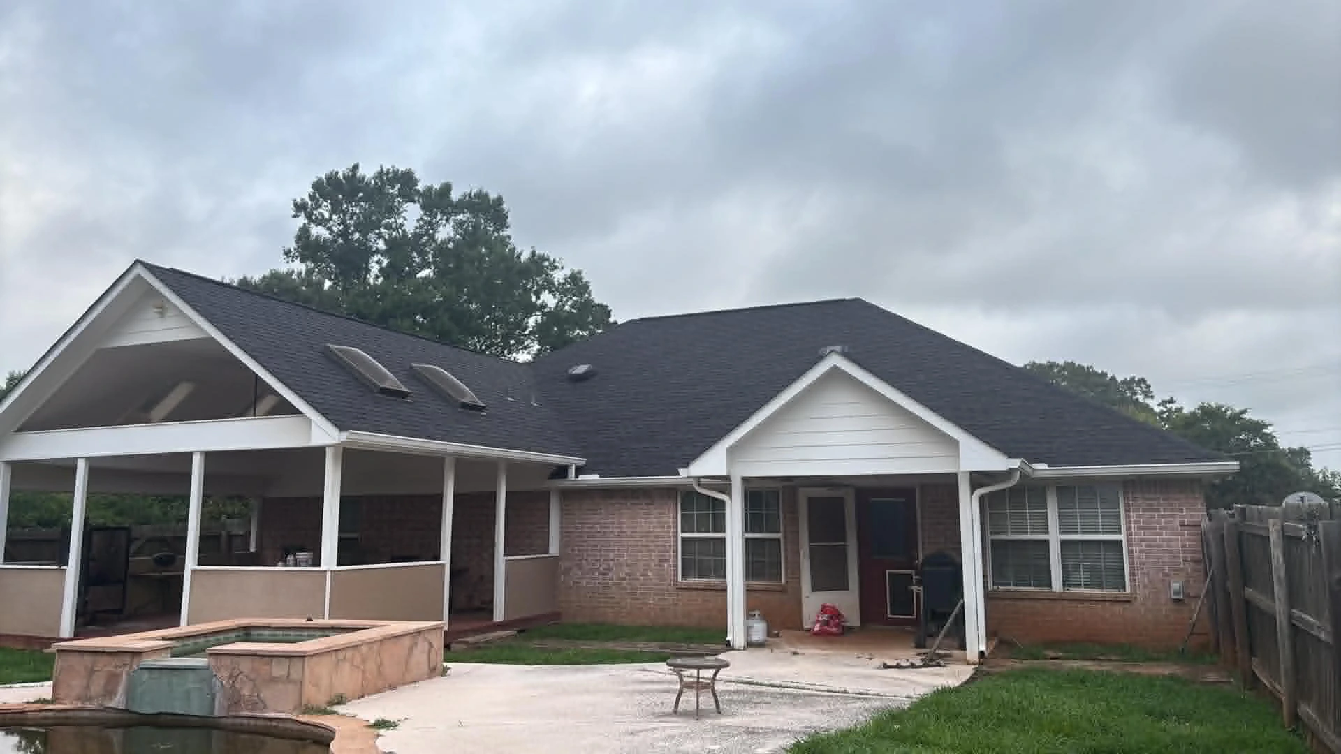 M Smith Roofing Hero Section Image